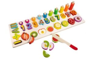 Sorteerimismäng puuviljade ja numbritega/tegeluslaud