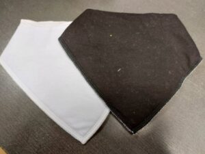 Kolmnurksallid 2 tk/must-valge