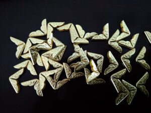 Nurgad 15x15 mm kuldne 1 tk