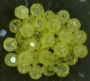 akrüülpärlid 12 mm ca 35 tk kollased tahulised/mõra effektiga