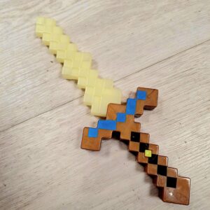 Minecraft teemaline lühike mõõk/heli ja valgusega/ pruunikas